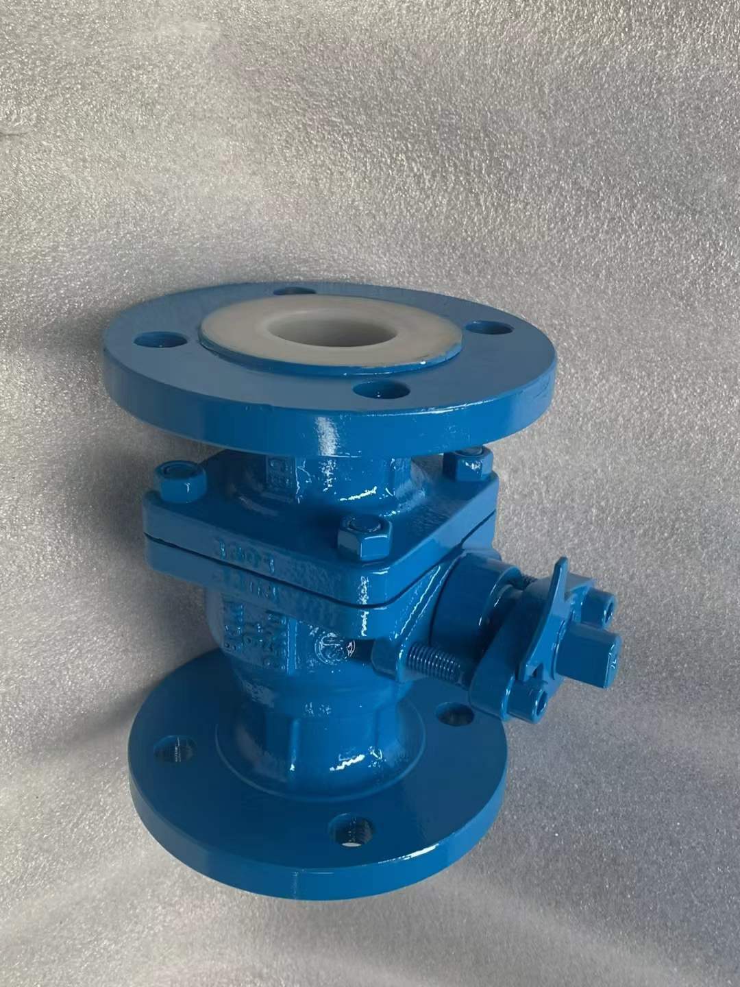 51漫画球阀安装特点，维护和操作